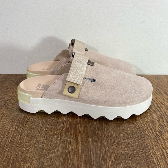 New Sorel Vllbe Suede Clog Women’s Various Sizes Nova Sand/Midnight - Picture 1 of 8